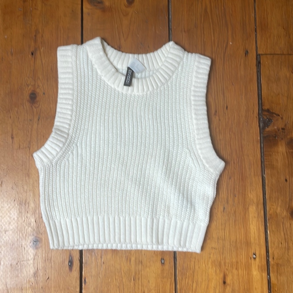 Sweater vest